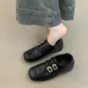 Primer Encuentro con los Nuevos Mocasines Slip-On de la Temporada con Hebilla Retro Tallada Estilo Británico de 4 cm de Altura para Personas Menudas