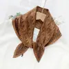 2026 Nuevo Pañuelo Cuadrado Arrugado Pañuelo con Patrón de Diamantes para Mujer, Pañuelo de Seda Plegado Coreano Dongdaemun, Pañuelo Estampado, Cinta para la Cabeza, Pañuelo Pequeño de Seda