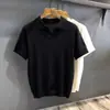 Camisa Polo Tricotada em Seda Gelada para Homens, Design Sofisticado Pequeno em V Vazado Estilo Old Money, Camiseta de Manga Curta com Gola Reversível para Homens, Verão