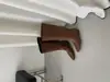 Botas altas retro de punta cuadrada pequeña y pierna recta, colección otoño/invierno 2026, estilo europeo y americano, tacón grueso, botas altas de pierna ancha, disponibles en negro y marrón, para adultos