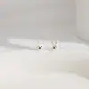 Colección de Pendientes de Conejo de Dibujos Animados Blancos con Goteo de Aceite para Mujer, Pendientes de Temperamento Dulce, Pendientes Simples y Versátiles al por Mayor