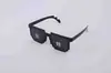 Gafas de sol cuadradas de mosaico divertidas negras con texto personalizado, gafas de píxeles, accesorios para sesiones de fotos de reunión anual y fiesta de cumpleaños