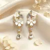 Nuevos Pendientes de Borla de Camelia con Circonita Estilo Francés, Súper de Ensueño, Pendientes Dulces y Elegantes con un Toque de Lujo Ligero y Vintage de Alta Gama