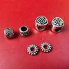 Retro Plata tibetana Xizang agujero grande nudo chino cuentas sueltas redondas planas cadena de cuerda tejida Xizang pulsera diy venta al por mayor accesorios de ropa