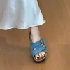 Chinelos Birkenstock Retro de Nicho com Solado Grosso para Mulheres, Uso Externo de Verão, Novo Estilo 2026, Sandálias Casuais de Praia da Moda das Celebridades da Internet
