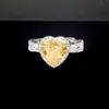 Anillo de Plata S925 con Forma de Corazón Dulce, Corte Flor de Hielo de Diamante de Alto Carbono, Anillo Unisex de Diamante de Alta Calidad para Uso Diario