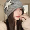 Chapéu Estrela com Punho Retrô Americano Versátil para Outono e Inverno Chapéu de Lã Tricotado Feminino Chapéu para Frio Proteção de Orelha Quente Gorro de Pelúcia