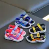 Sandalias de Verano Nuevas Casuales para Niños de Escuela Primaria Niños Grandes Fondo Suave Playa Sandalias para Niños Venta al por Mayor