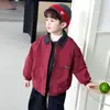 Jaqueta com Forro de Fleece para Meninos Outono e Inverno 2025 Novo Estilo Infantil Falso Duas Peças Roupa Quente de Algodão Jaqueta de Inverno para Meninos