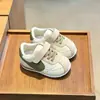 Zapatos Nuevos para Niños al por Mayor Zapatos Ligeros de Lona Zapatos Casuales para Niñas Zapatos Forrest Gump Velcro para Niños Zapatos Antideslizantes para Niños Pequeños