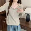 Foto real do novo moletom com capuz versátil casual emagrecedor estilo universitário plus size feminino para a moda de outono de 2026