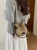 Moda Versátil de Luxo Leve Transfronteiriça 2026 Nova Bolsa Saco Popular Feminina Retro Casual Grande Capacidade Ombro Único Transversal