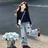 Cardigan de punto a cuadros estilo universitario con empalmes, manga larga, primavera y otoño, para niños medianos y grandes, casual, dulce, personalidad, conjunto de dos piezas con jeans