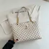 Nova Bolsa Feminina 2024 Moda para o Trabalho Bolsa de Grande Capacidade Bolsa de Ombro Portátil com Corrente Retrô Bolsa Tote Casual para Mulheres