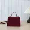 Bolsa Tiracolo Estilo Coreano Estilo Nicho Bolsa Quadrada Pequena para Mulheres Moda Inverno 2025 Bolsa Simples Versátil de Ombro Único Transversal