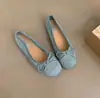 Nuevos zapatos planos plateados estilo chino, zapatos rojos sencillos y delicados, bailarinas con suelas blandas, de colores dulces, zapatos para mujer estilo pequeño y fragante, otoño estilo francés