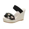 Pantuflas de mujer talla grande 2024 verano nuevo estilo bohemio europeo y americano con flores cuña punta abierta zapatos de mujer