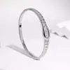 Pulsera Minimalista de Alto Nivel con Broche Transfronterizo Acero de Titanio Chapado en Oro No se Desvanece Estilo Nicho Personalizado Pulsera de Acero Inoxidable para Mujer