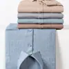 Nueva Camisa de Tela Oxford para Hombre de Primavera y Otoño, Camisa de Color Sólido Casual de Negocios, Camisa de Manga Larga de Algodón Puro con Cuello de Solapa para Hombre de Mediana Edad