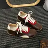 Nuevas zapatillas cómodas de suela blanda para aumentar la altura para mujer 2026, zapatillas de entrenamiento alemanas retro antideslizantes de bloques de color, zapatillas Forrest Gump para mujer