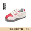 Tênis de treino estilo coreano para meninas, novidade primavera e outono 2026, tênis infantis com solas macias, calçados esportivos respiráveis, sapatos casuais para meninas pequenas
