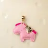 Hazte Rico Inmediatamente, Pareja de Dibujos Animados de Cuero, Exquisitos Accesorios de Colgante Pequeño, Cadena de Bolso de Gama Alta, Llavero Creativo para Coche