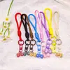 Lindo llavero de resina con lazo de colores, colgante para correa de teléfono, correa de muñeca DIY, accesorio anti-pérdida para bolso