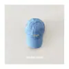 Boné de Baseball Infantil com Bordado de Letra, Chapéu de Sol Estiloso Estilo Coreano para Crianças na Moda, Roupa Fashion para Passeios