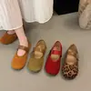 Sapatos Mary Jane com Velcro Plano para Mulheres 2026 Verão Nova Moda Estilo Ballet Sapatos Individuais Sola Macia Sapatos Baixos