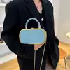 Bolsa Carteiro Transfronteiriça com Corrente para Mulheres 2025 Nova Moda Bolsa de Mão Simples Popular Bolsa de Ombro Transversal Bolsa Pequena para o Dia a Dia