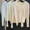 Camisa de Base com Decote em V e Renda de Damasco para Mulheres com Camada Interna de Pelo, Malha com Atmosfera de Outono e Inverno, Top Lindo e Estiloso que Rejuvenesce