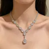 Collar Colgante de Gota de Agua Brillante con Diamantes Completos para Mujer, Cadena de Cuello Exquisita de Lujo Ligero de Nicho de Gama Alta, Accesorio para Mejorar la Atmósfera Diaria