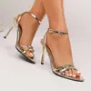 Sandálias de Salto Alto Femininas Elegantes e Luxuosas com Biqueira Aberta, Tamanho Europeu, Fivela de Cinto, Design Único, Stilettos Elegantes com Biqueira Apontada e Tiras Duplas