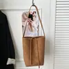 Bolsa Grande de Textura Fosca Retrô para Mulheres 2025 Novo Estilo Outono Inverno Bolsa de Ombro Simples Bolsa Transversal Tipo Balde
