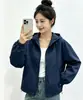 Jaqueta curta feminina com capuz 2026 outono novo estilo coreano solta modeladora manga longa corta-vento casual versátil jaqueta da moda