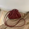 Bolso Pequeño de Nicho Estilo Francés Retro de Alta Apariencia para Mujer, Bolso Cruzado de Alta Apariencia Nueva Moda 2026, Bolso Nube Plegado
