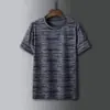 Camiseta com Sensação de Gelo para Homens, Verão Fina de Manga Curta Tendência Camiseta Listrada de Seda de Gelo para Homens Jovens e de Meia-Idade