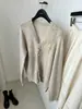 Zhengqi Roupas Especiais/ Cardigan de malha de lã de cabra macia com decote V e renda emendada para mulheres, suéter elegante e macio