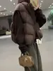 Chaleco de Plumón para Mujer 2025 Invierno Nuevo Plumón de Pato Blanco Cuello Alto Moderno Holgado Versátil Chaleco Casual Chaqueta Corta