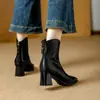 Botas de tacón alto estilo británico nuevas para mujer de otoño e invierno, punta fina, tacón grueso, cremallera trasera, botines cortos de cuero, botas Martin, botines