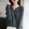 Suéter de punto estilo francés de lujo ligero con cuello semiabierto para mujer, nuevo top base de manga larga de alta gama para otoño e invierno 2026, moderno