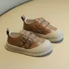 Zapatos casuales de cuero para niños estilo coreano con suelas suaves y protección contra golpes, Zapatos para caminar para niños pequeños, Zapatos individuales de velcro para niños Otoño 2026, Modernos