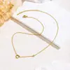 Elegante Collar Hueco con Forma de Corazón para Mujer, Estilo Europeo y Americano, Sencilla Cadena para Clavícula de Acero Inoxidable con Corazón de Amor, Colgante de Corazón de Acero de Titanio al por Mayor