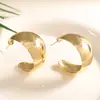Pendientes de Flor de Rosa Hueca de Diseño Único Retro Cruzado de Nicho para Mujer Pendientes de Brazalete de Oreja de Temperamento Francés de Lujo Ligero