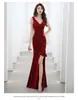 Vestido de Noche Rojo 2026 Verano Textura de Alta Gama Corte Entallado Elegante Estilo Banquete Elegante Novia Vestido Largo