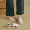 Superficie de Cuero de Primavera y Otoño Cómodos INS Nuevos de Fondo Plano Estudiante Femenina 2026 Pies Estilo Coreano Zapatos Deportivos Resistentes al Desgaste Zapatos de Entrenamiento Alemanes No Cansan