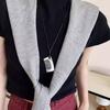 Coreia do Sul Elegante Pente Pequeno Aço Titânio Corda Preta Colar Corrente para Suéter Feminino Longa Retro