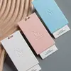 Etiquetas de Roupas de Alta Qualidade, Personalização Côncava e Convexa, Design e Produção de Etiqueta de Preço com Certificado, Papelão Espessado para Roupas Masculinas e Femininas