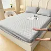 Protector de colchón impermeable para comercio exterior, acolchado a prueba de orina transfronterizo, antideslizante, antiarrugas, protector de colchón de cobertura total para colchón Simmons, pieza única