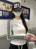 Desenhada com um Estiloso Padrão Listrado, Camisa Base de Corte Justo para Mulheres, Estilo Hot Girl, Top Emagrecedor que Realça os Ombros, Camada Interna para a Temporada de Primavera de 2026, Camiseta de Manga Longa